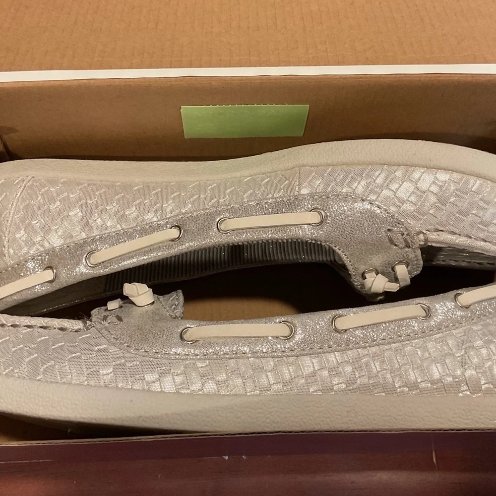 NIB ARIZONA SILVER GLITTER LOAFER IN SIZE 8 MEDIUM - Picture 4 of 8